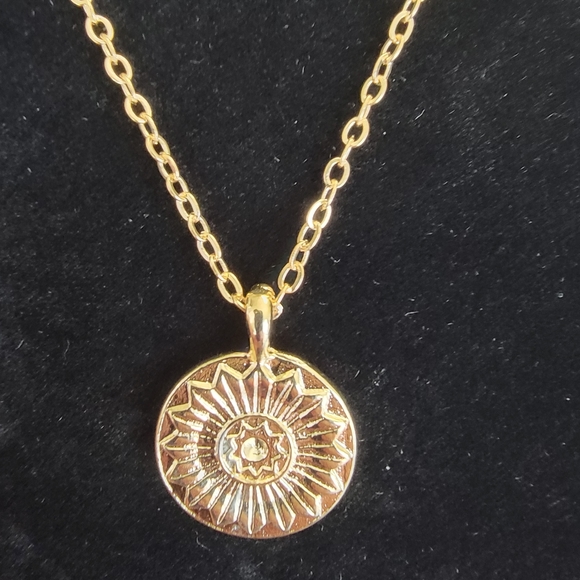 Layered Necklace - Picture 4 of 6